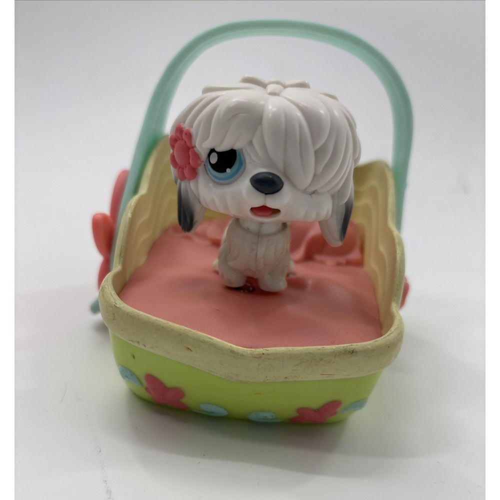 Littlest Pet Shop Magic Motion Pets Yum Yum Puppy‎ Dog, Bed